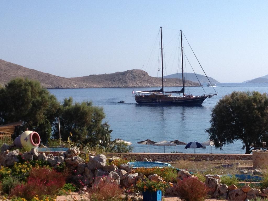 Villa Romanza Beach Villa Chalki Town Quarto foto