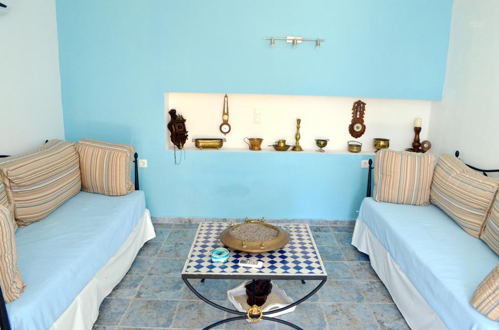 Villa Romanza Beach Villa Chalki Town Quarto foto